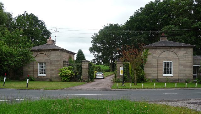 File:North Lodges, Doddington Hall.jpg