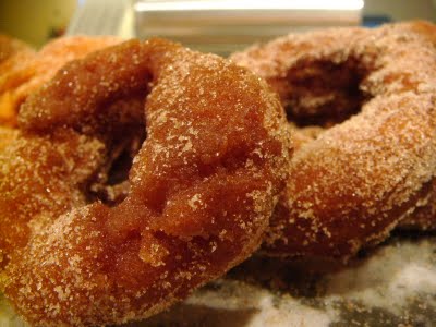 File:Apple cider doughnuts.jpg