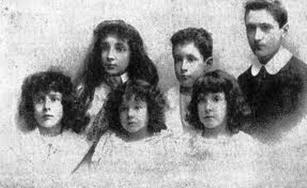 File:Children of Jeanne Bonaparte and Christian de Villeneuve.jpg