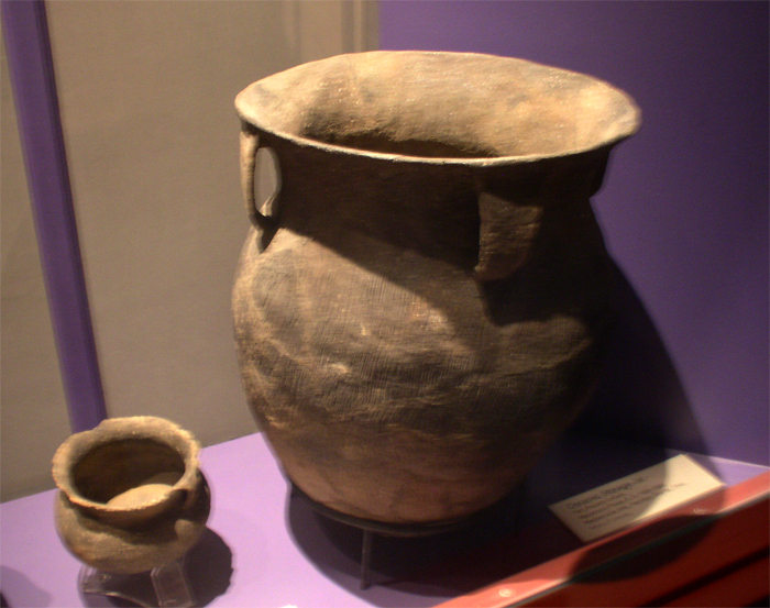 File:Fort Ancient Storage jar HRoe 2011.jpg