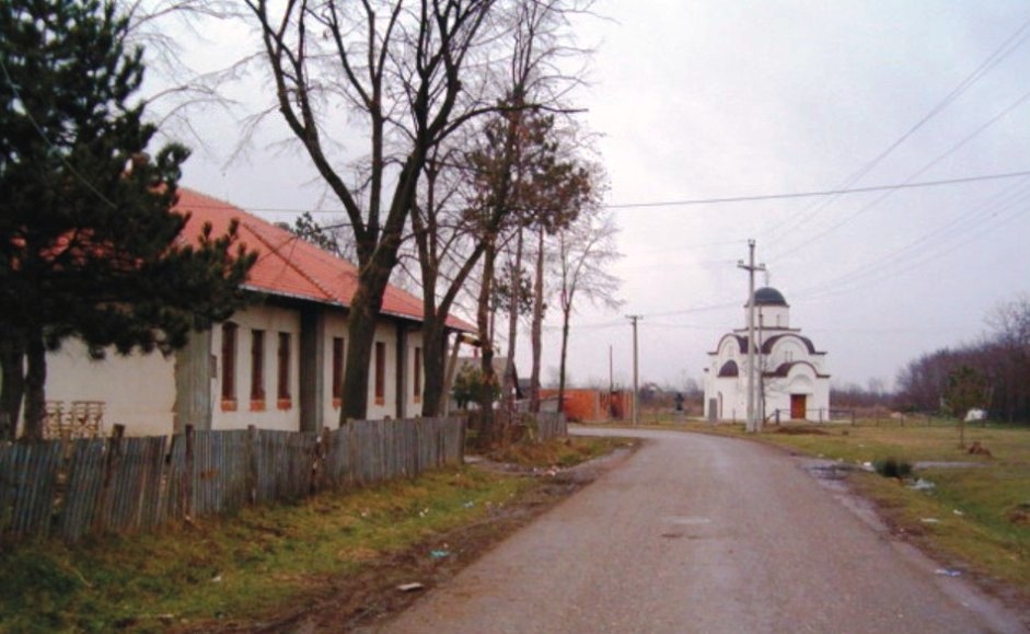 File:Средиште Тулара (Уб) - Tulari Centre (Ub).jpg