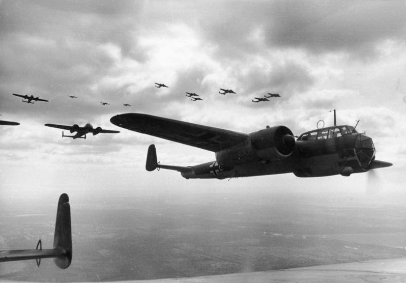 File:Bundesarchiv Bild 101I-341-0456-04, Frankreich, Flugzeuge Dornier Do 17.jpg