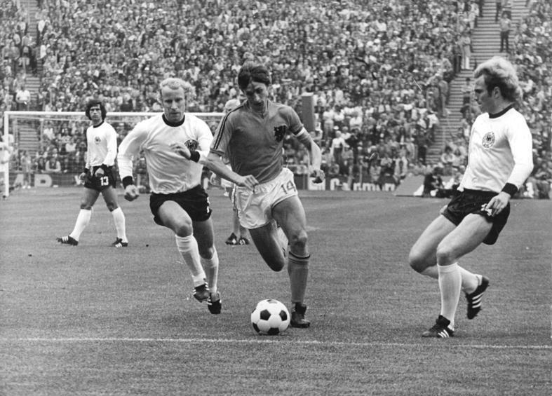 File:Bundesarchiv Bild 183-N0716-0314, Fußball-WM, BRD - Niederlande 2-1.jpg