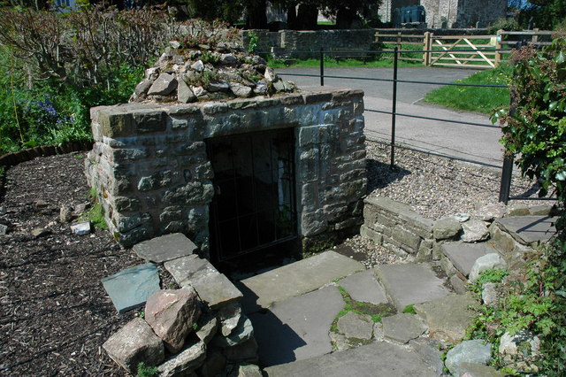 File:St Cybi's Well, Llangybi - geograph.org.uk - 1268985.jpg