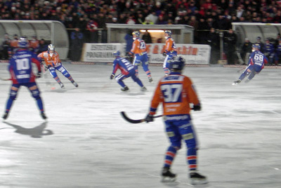 File:Bandy game 1.jpg