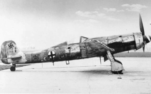 File:Focke-Wulf Ta-152 H (15269691122).jpg