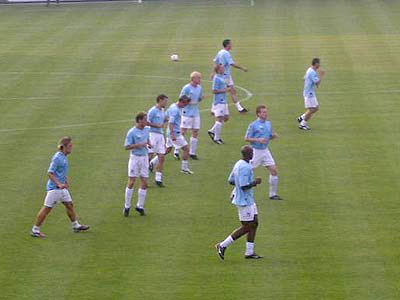 File:Warming up.jpg