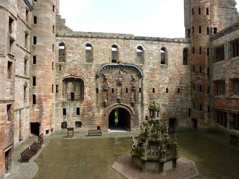 File:Linlithgowpalace 180609 - 03.jpg