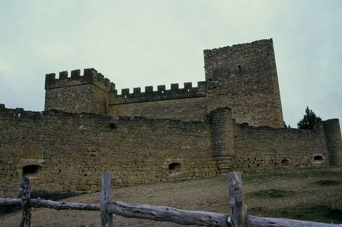 File:Pedraza-Castillo.jpg