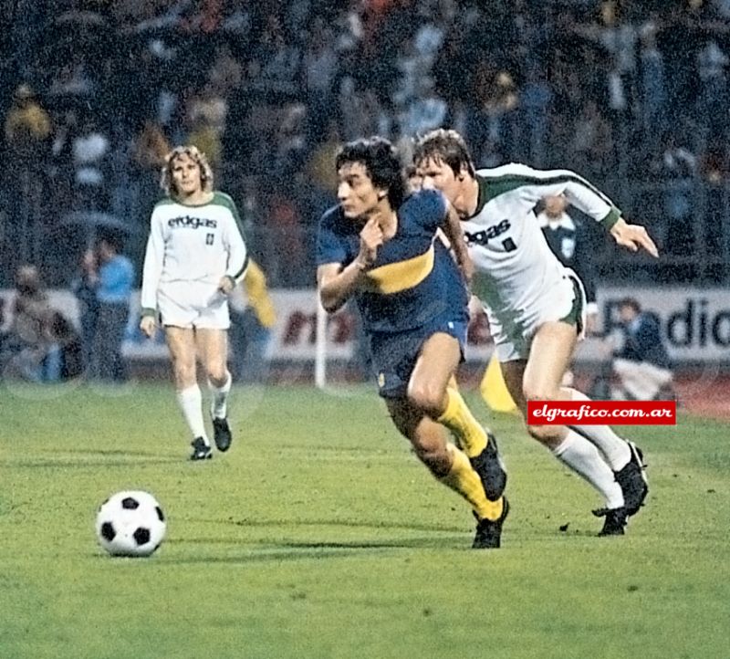 File:Salinas v borussia.jpg