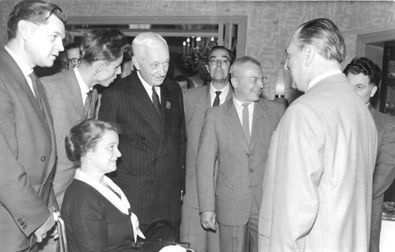 File:Bundesarchiv Bild 183-73763-0004, Leipzig, Cyrus S. Eaton im Haus der Wissenschaft.jpg