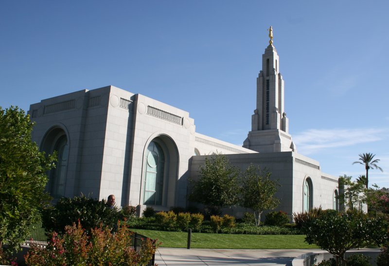 File:Redlands temple 1.jpg