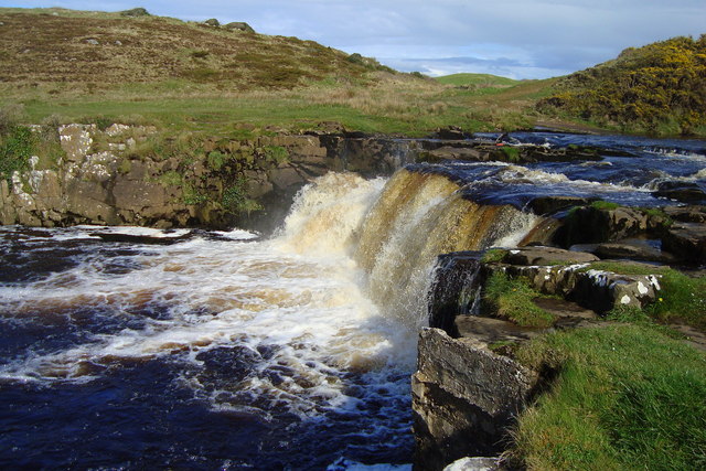 File:Falls on the River Duff - geograph.org.uk - 1246749.jpg