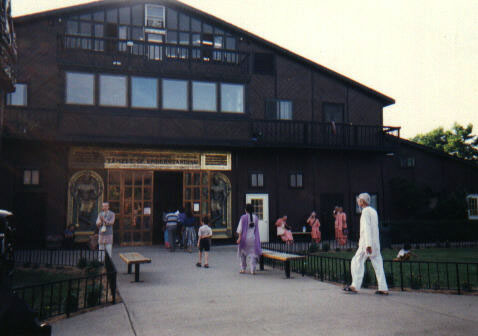 File:KrishnaTemple1997.jpg