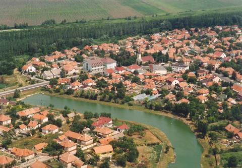 File:Tószeg légifotó2.jpg