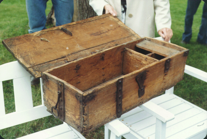 File:Vraalstad Kiste.GIF