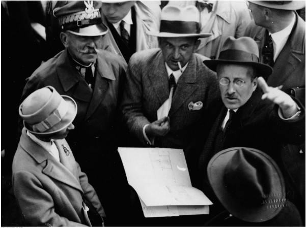File:September 1930 meeting.jpg