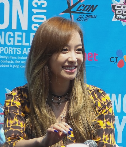 File:Victoria Song at the 2013 KCON.jpg