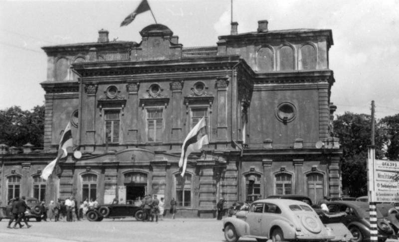File:Bundesarchiv Bild 146-2008-0042, Weißrussland, Minsk, Gebäude.jpg