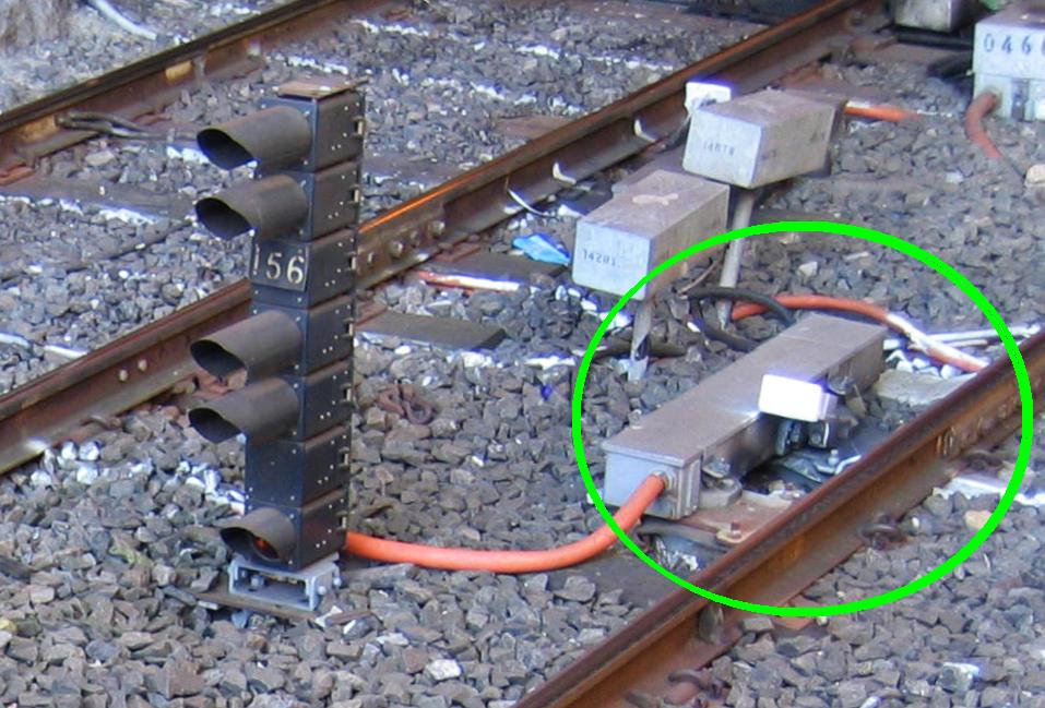 File:Signal-and-train-stop-melbourne.jpg