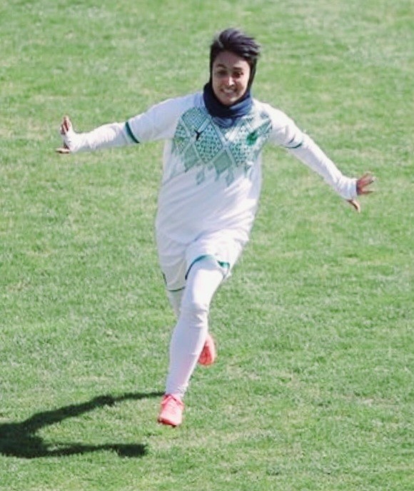 File:Afsaneh Chatrenoor.jpg