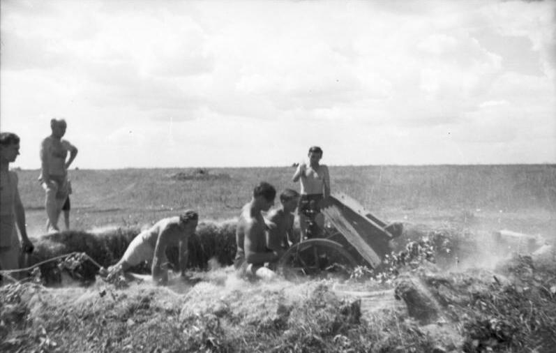 File:Bundesarchiv Bild 101I-219-0594-34, Russland-Mitte-Süd, leichtes Infanteriegeschütz.jpg