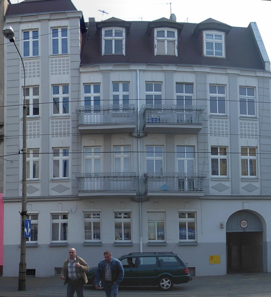 File:Gdańska 130 panorama.JPG