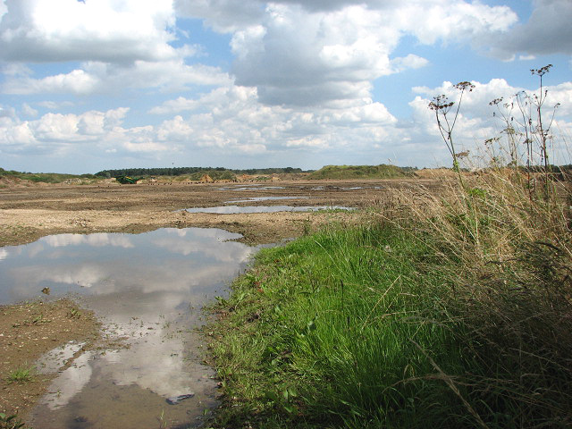 File:Sand and gravel extraction site - geograph.org.uk - 923943.jpg