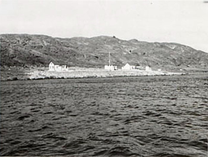 File:27-1945- J.G.W. Cape Smith, N.W.T. Hudson's Bay Co. post.jpg