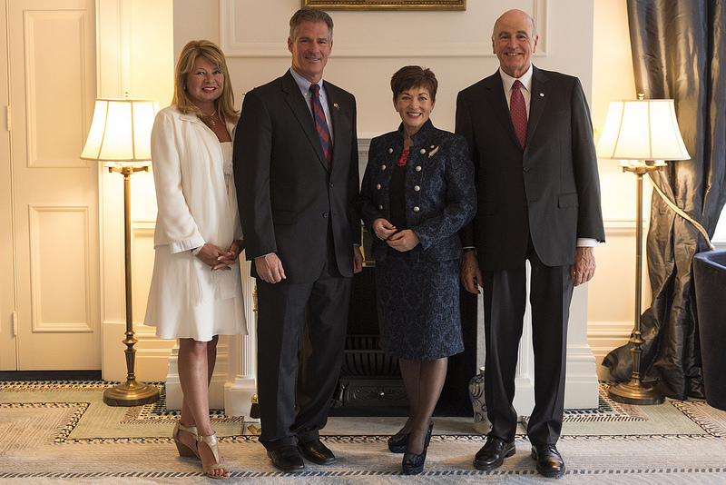 File:Scott Brown Ambassadeur.jpg