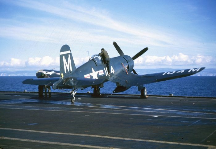 File:F4U-4 VF-1B CVB-41 1947-48.jpg