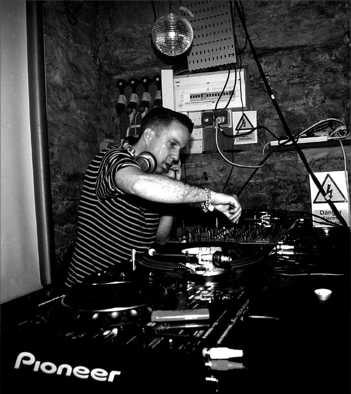 File:Andrew Weatherall 9 Aug 2009.jpg