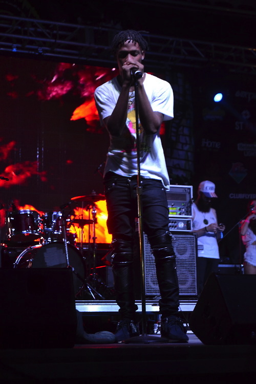 File:Travis Scott at Basel Castle 2013.jpg