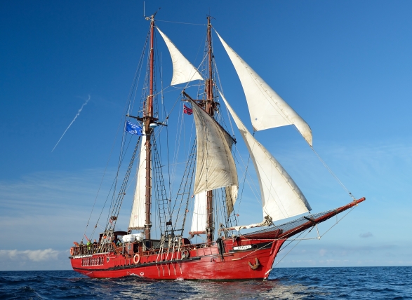 File:ATYLA during the Tall Ships Races 2014.jpg