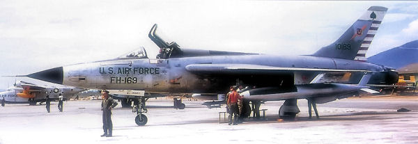 File:563dtfs-61-0169-takhli-1965.jpg