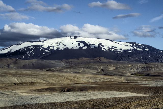 File:Hekla sideview.jpg