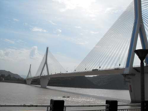 File:Yiling Yangtze River Bridge.jpg