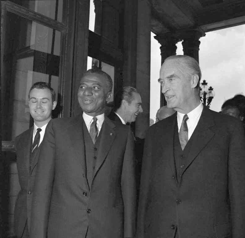 File:Bundesarchiv B 145 Bild-F010290-0005, Villa Hügel Essen, Präsident von Togo (retuschiert).jpg