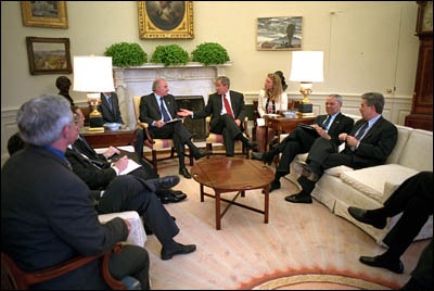 File:Bush and De La Rua in the Oval Office.jpg