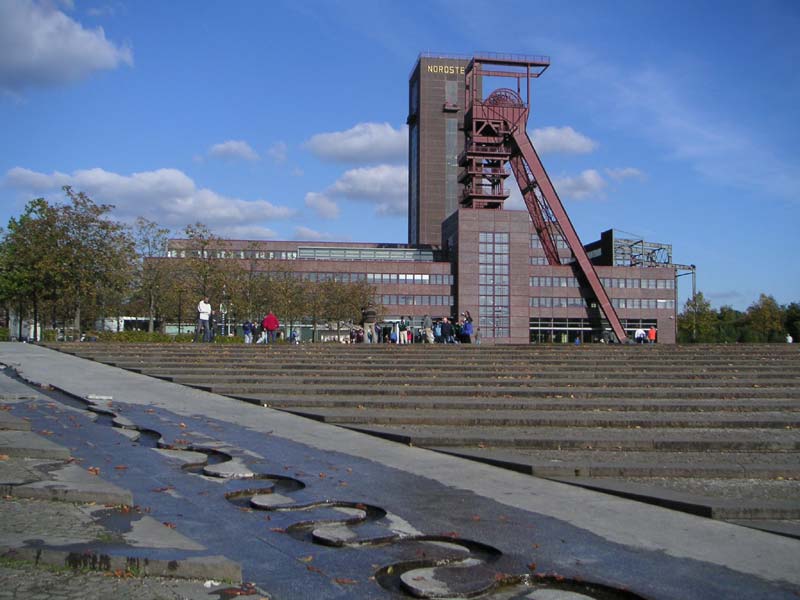 File:Gelsenkirchen nordstern.jpg