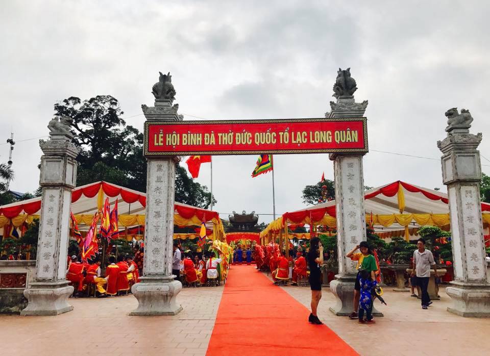 File:Lễ dâng hương tại Đền Nội Bình Đà.jpg