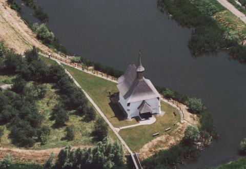 File:Református templom, légifotó, Csengersima.jpg