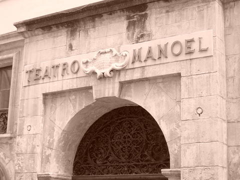 File:Teatro Manoel facade.jpg