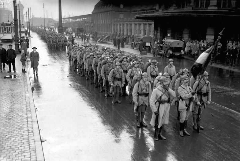 File:Bundesarchiv Bild 102-00769, Dortmund, Letzte Franzosen verlassen die Stadt.jpg