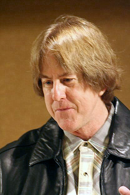 File:Greg Edmonson @ the Flanvention.jpg