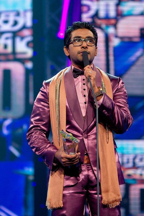 File:Shabir winning award 2012.jpeg
