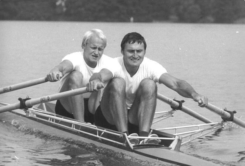 File:Bundesarchiv Bild 183-1982-0824-028, Joachim Dreifke, Klaus Kröppelien.jpg