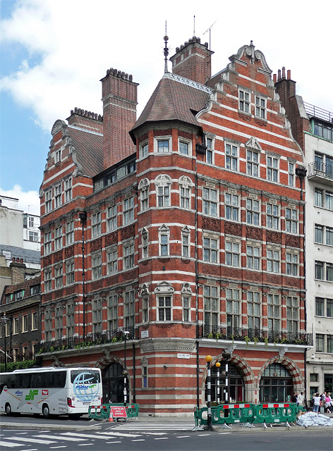 File:1-2 St James's Street - geograph.org.uk - 2660769.jpg