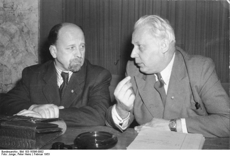 File:Bundesarchiv Bild 183-16396-0002, FDGB-Sitzung, Walter Ulbricht und Herbert Warnke.jpg