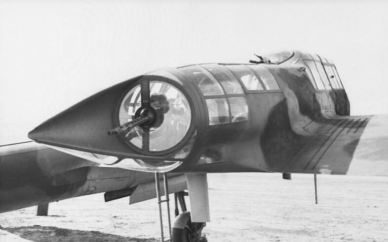File:Bundesarchiv Bild 101I-605-1705-17A, Frankreich, Aufklärungsflugzeug, Heck-MG.jpg